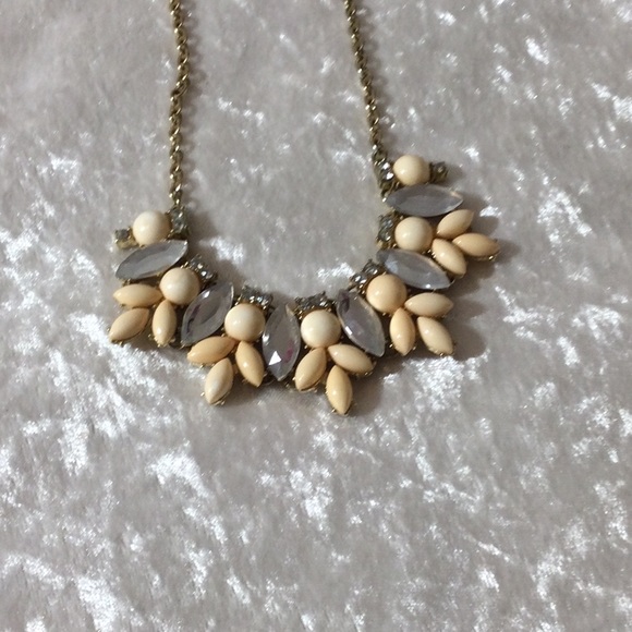 Faux Pearl and Rhinestone Statement Necklace - Picture 9 of 10